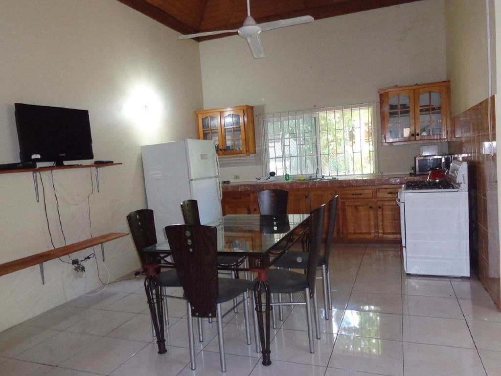 Bethel Court Guesthouse Montego Bay Exterior foto